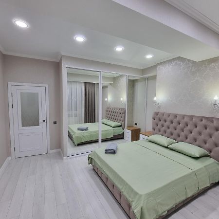 Grand Excelent New Ultra Central Apartments キシナウ エクステリア 写真