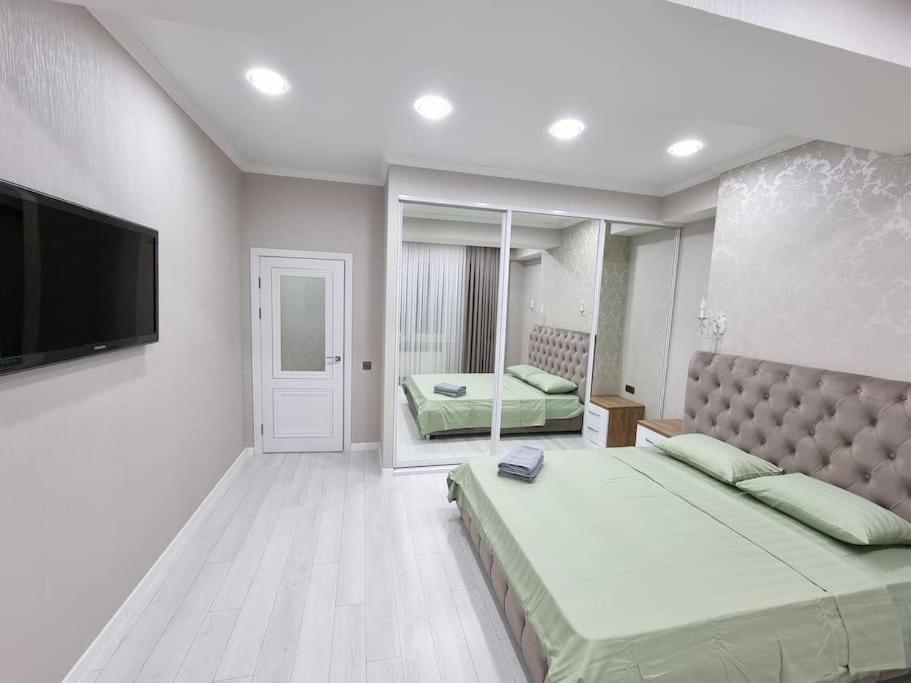 Grand Excelent New Ultra Central Apartments キシナウ エクステリア 写真