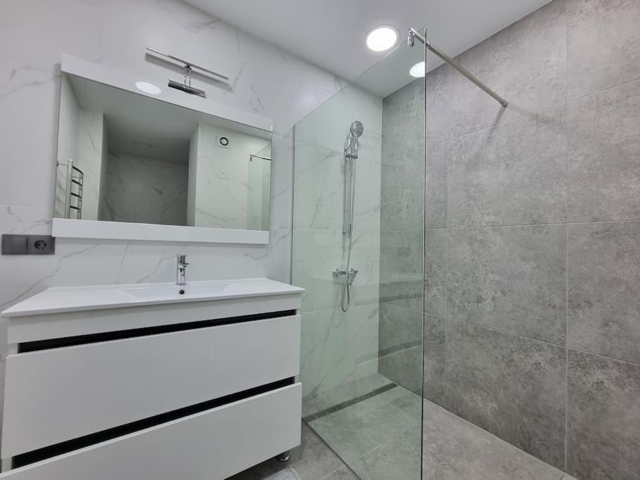 Grand Excelent New Ultra Central Apartments キシナウ エクステリア 写真