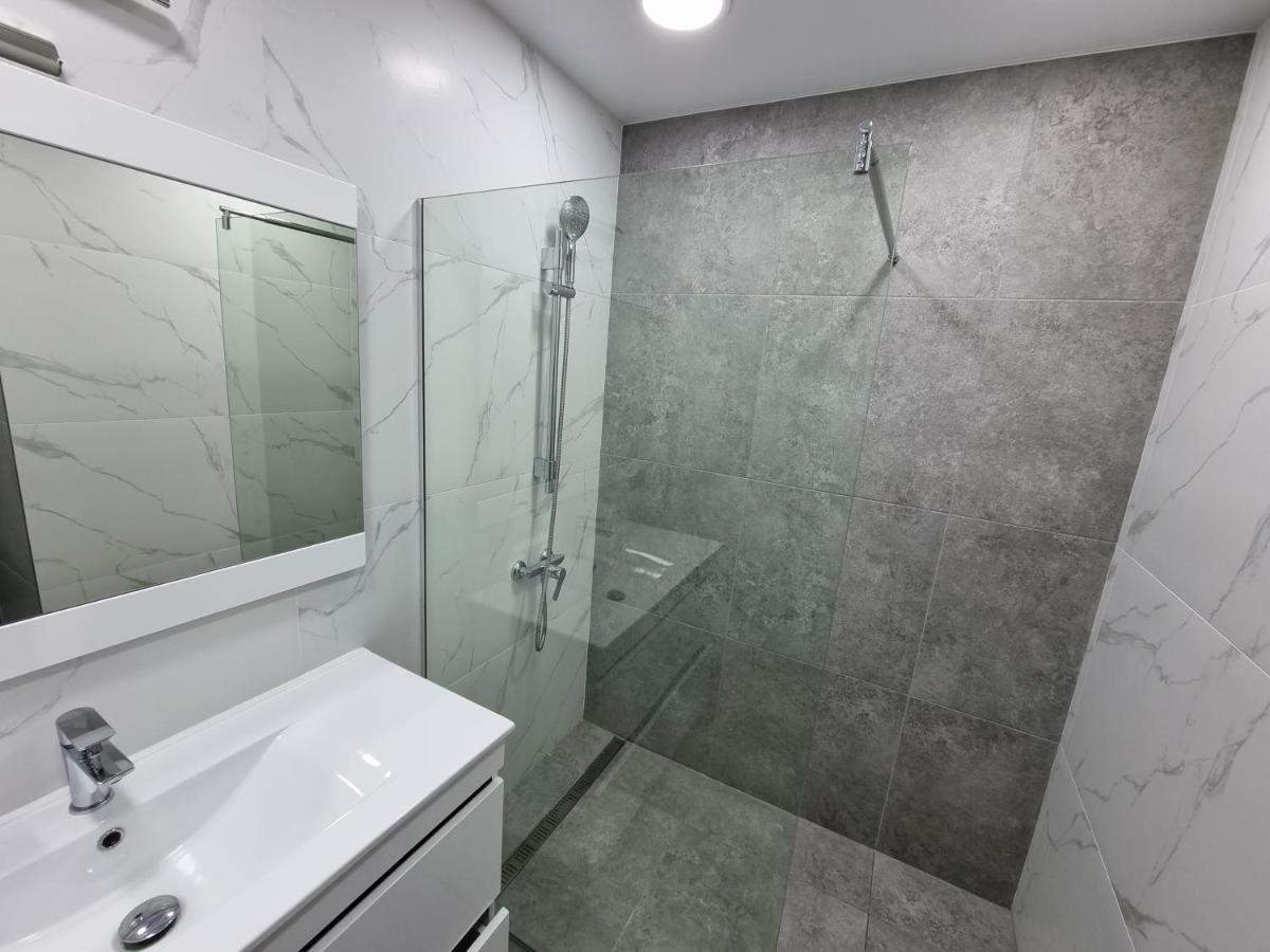 Grand Excelent New Ultra Central Apartments キシナウ エクステリア 写真