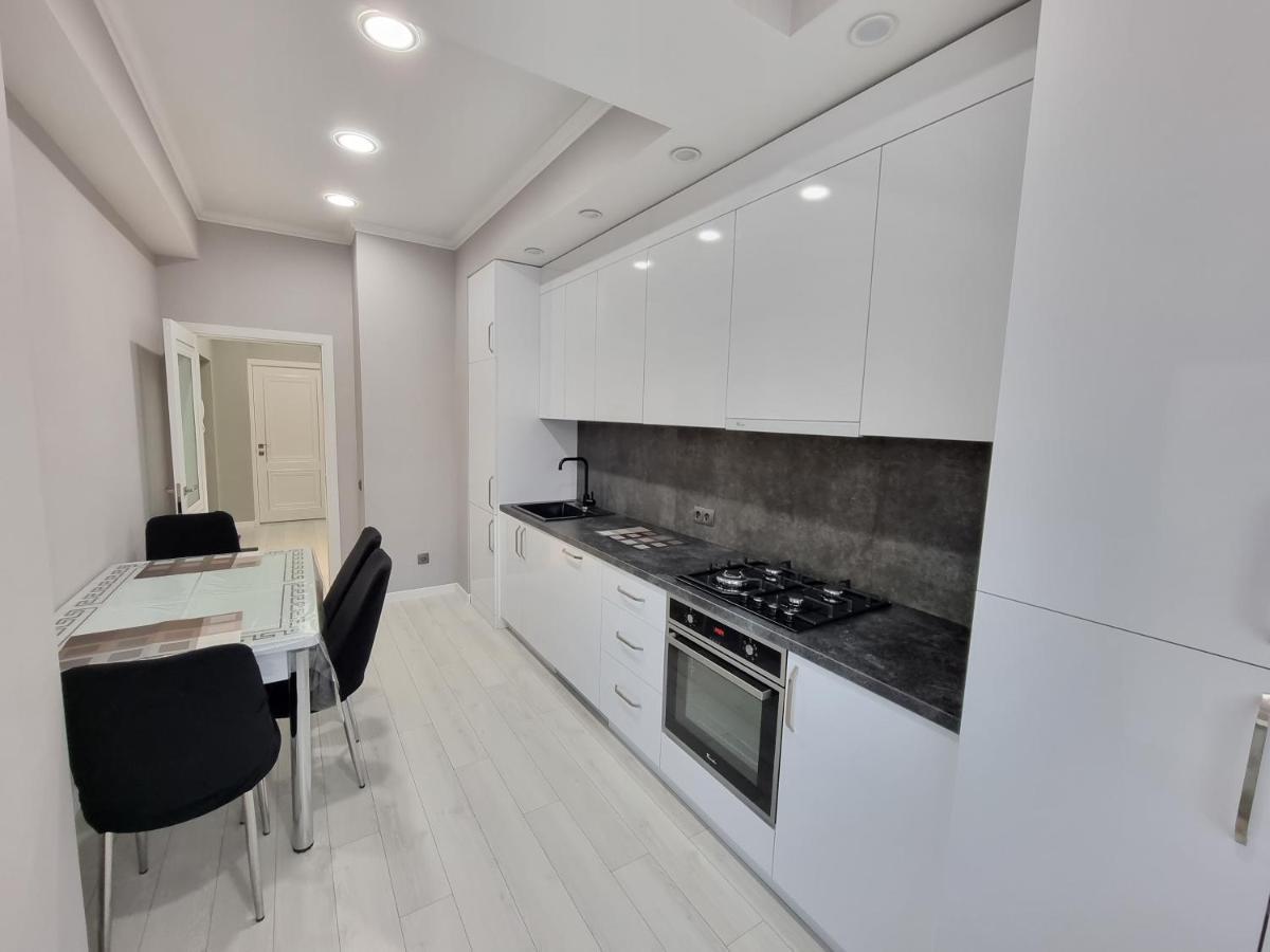Grand Excelent New Ultra Central Apartments キシナウ エクステリア 写真
